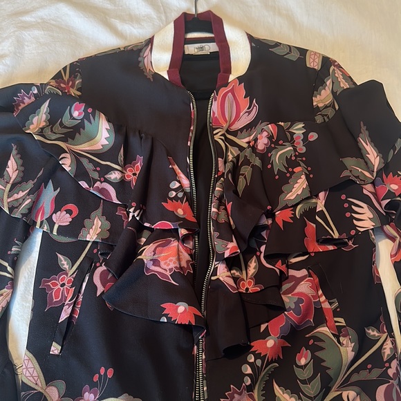 Patbo Ruffle Bomber - Picture 2 of 8